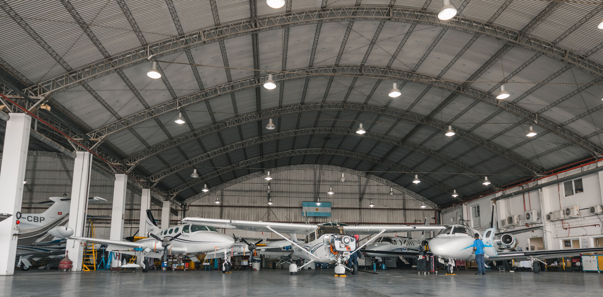 Vista general del hangar de Aviaser en San Fernando